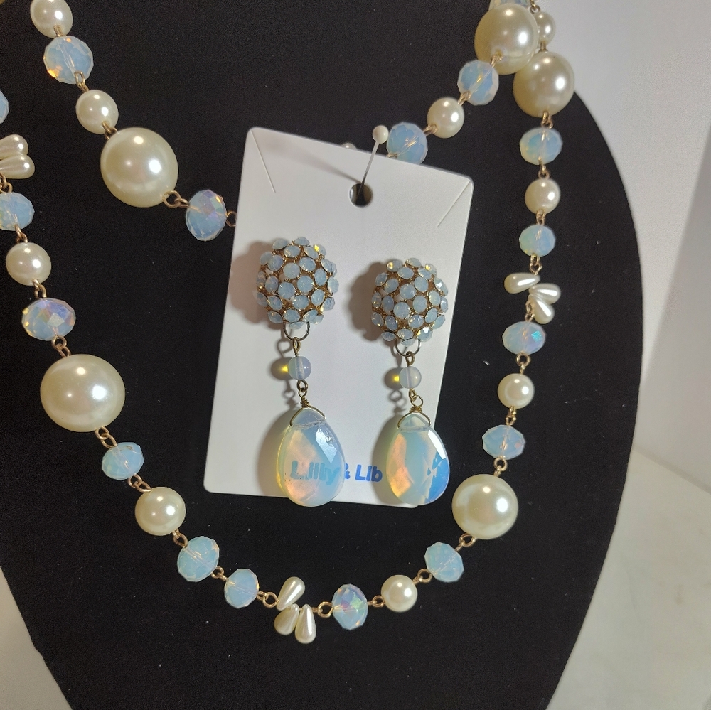 Pearl and Moonstone Neclace Earrings Jewelry Set